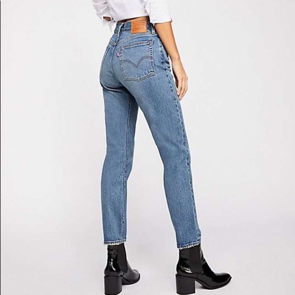 LEVI’S Wedgie Straight Premium Denim Jean